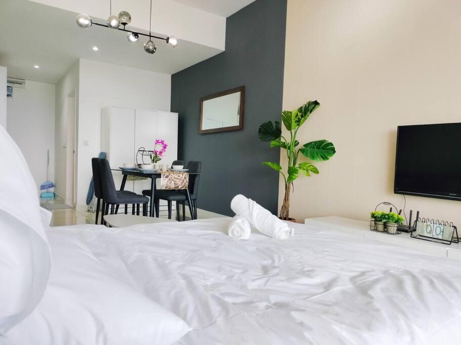 Pangsapuri City-view Retreat With Spectacular View Trx *